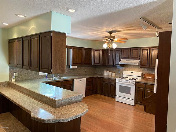4th image of 2501 Norcrest Dr
