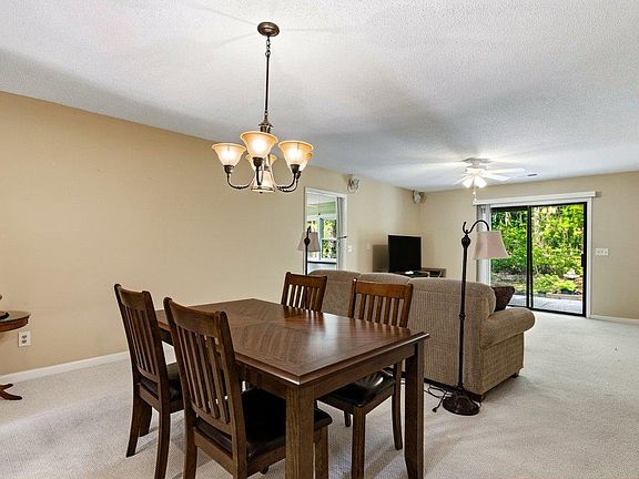 5th image of 107 Mayberry Ln.
