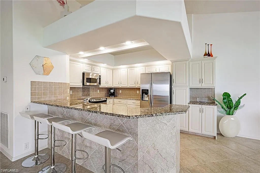 2 bed, 2.0 bath, 1446 sqft, $6,500 — Photo 3