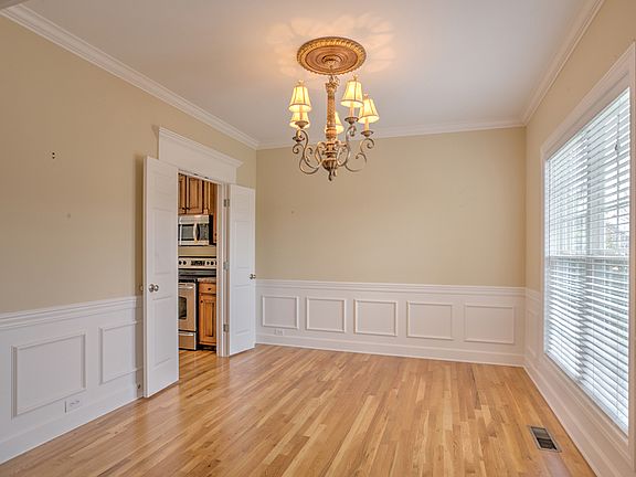 Formal Dining