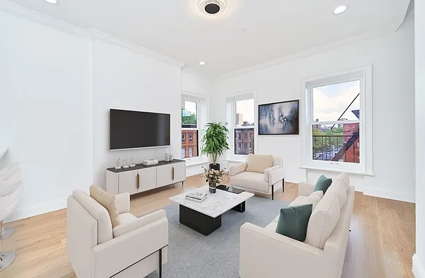 Rented by Daniel Gale Sotheby's International Realty | media 16