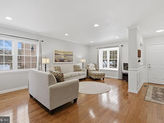 4th image of 3972 Forest Valley Rd