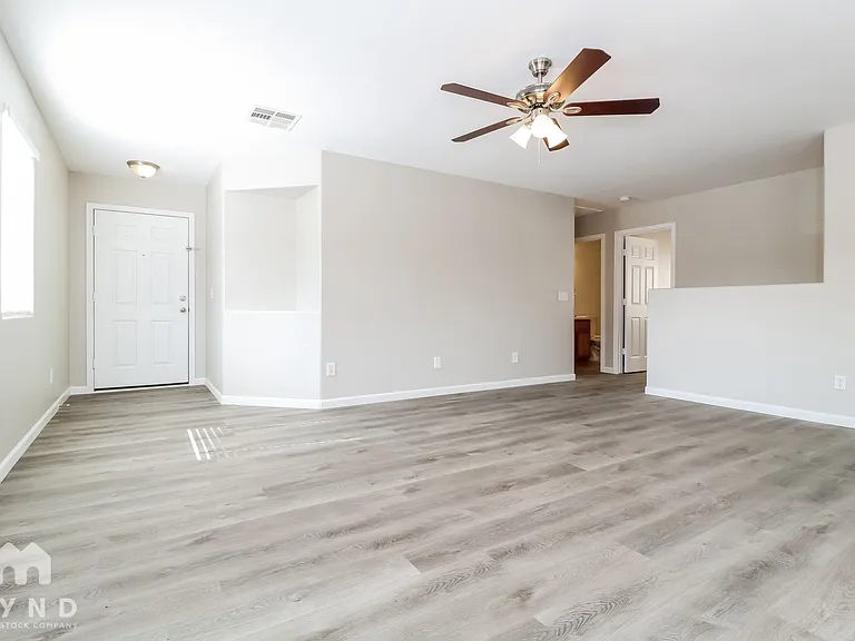 16812 W Marshall Ln — Photo 4