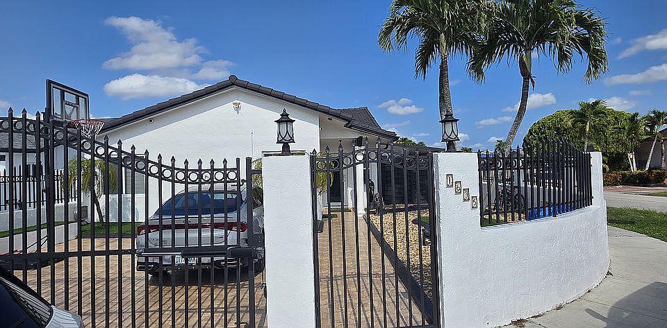 1st image of 1635 SW 138th Ct