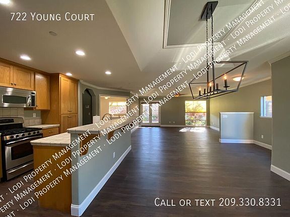 5th image of 722 Young Ct