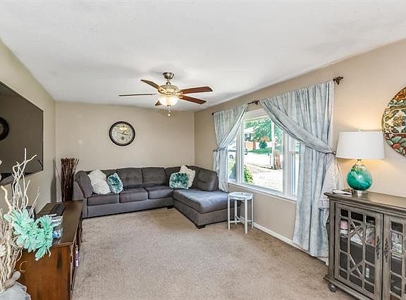 5th image of 2524 N 82nd Ter
