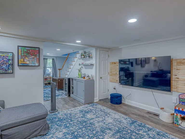 103 S College Ave — Photo 21