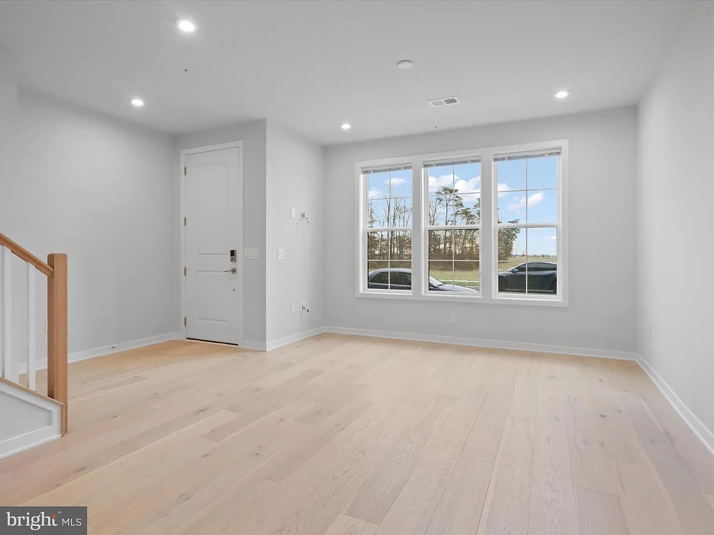 3 bed, 2.5 bath, 1528 sqft, $3,300 — Photo 4