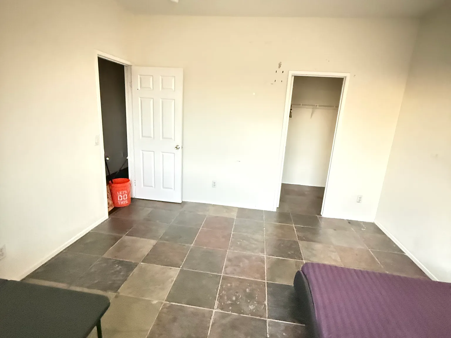8 bed, 230 sqft, $999 — Photo 3