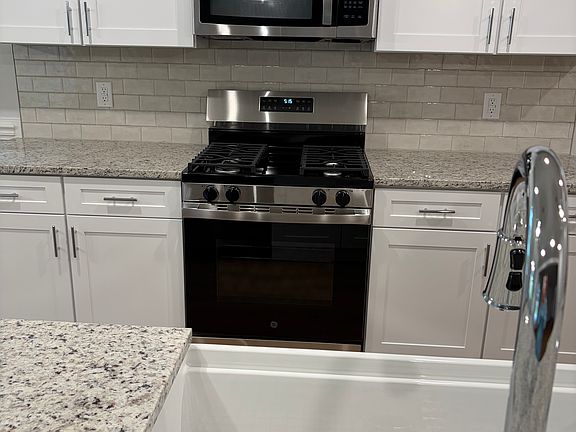 4th image of 8601 Snelling Dr
