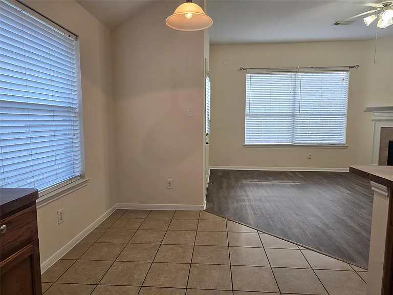 2706 Courtyard Ln — Photo 11
