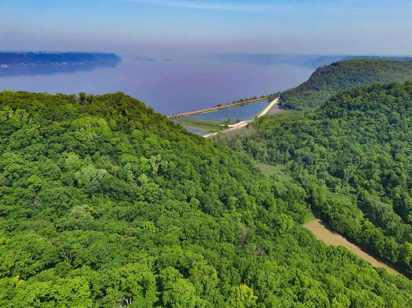 20504 Sunset View Drive #17, Eastman, WI 54262