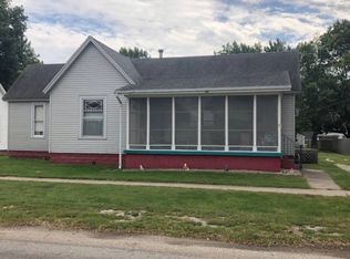 211 W Forest Ave, Atwood, IL 61913