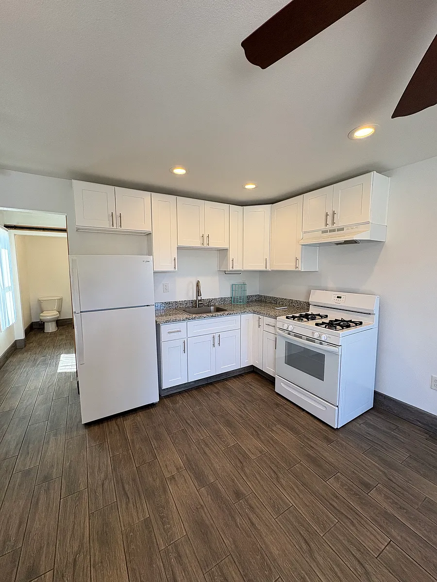 Building Photo - 4209 Warda Ave #G