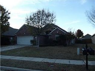 10713 Saint Annes Dr, Rowlett, TX 75089