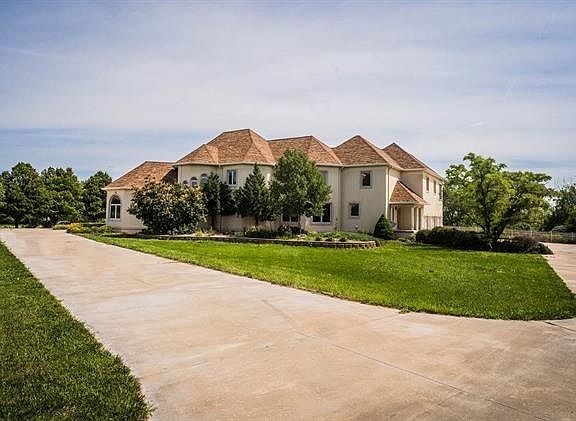 5th image of 2000 N Glen Ln