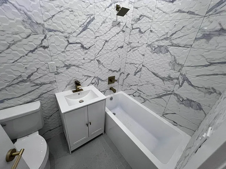 3052 Fulton St #2F — Photo 4