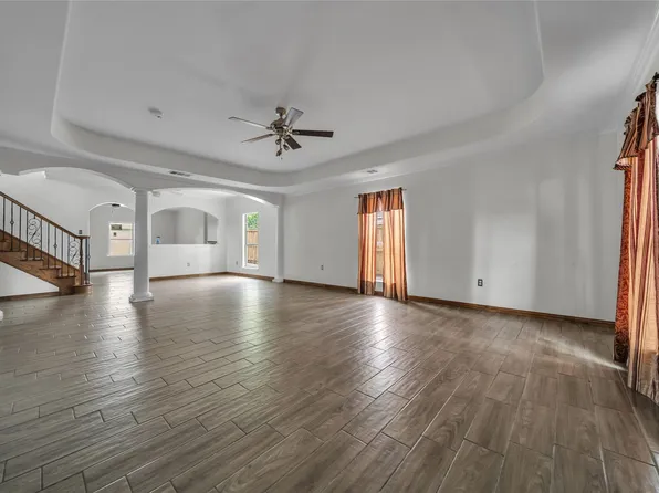 1115 Tarpley Ave, Dallas, TX 75211
