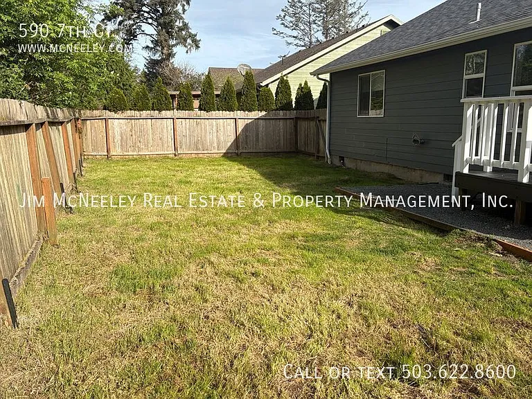 590 7th Ct — Photo 26
