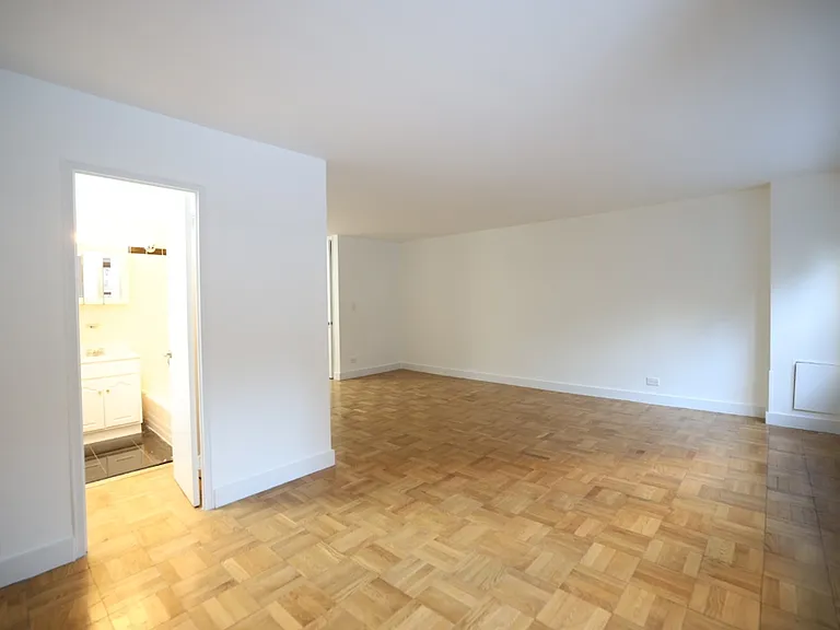 160 E 88th St #10C — Photo 5