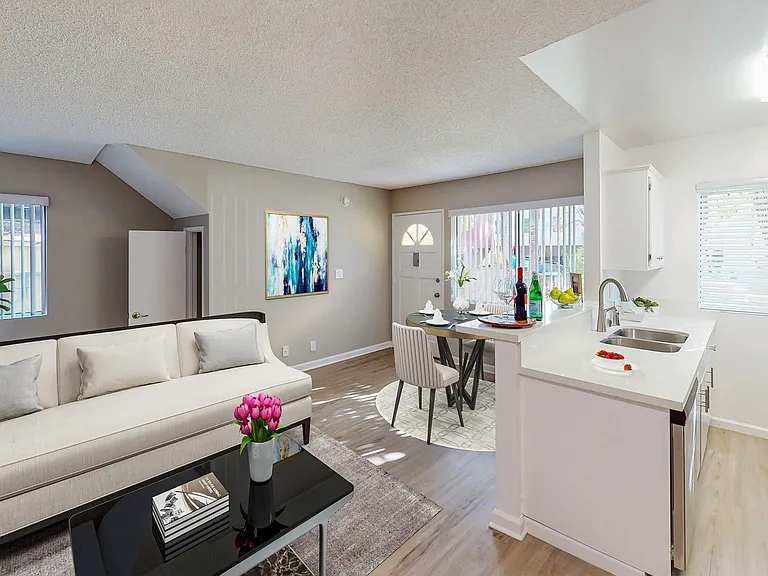 Mentone Apartments — Photo 23