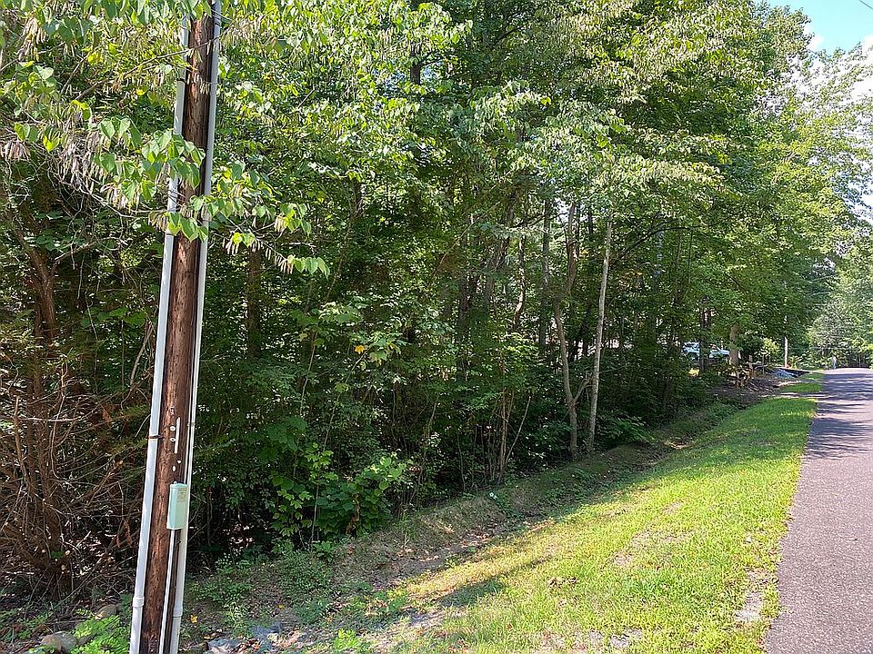 2nd image of 109 Wilderness Dr