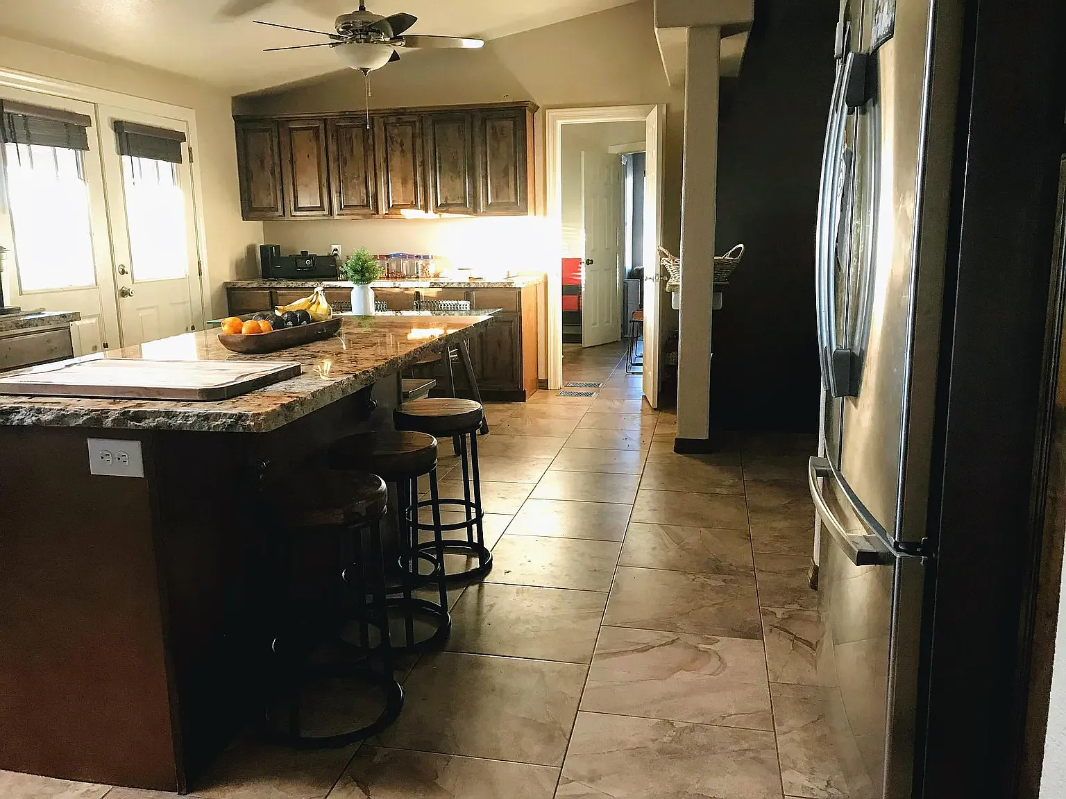 5 bed, 2800 sqft, $2,800 — Photo 4