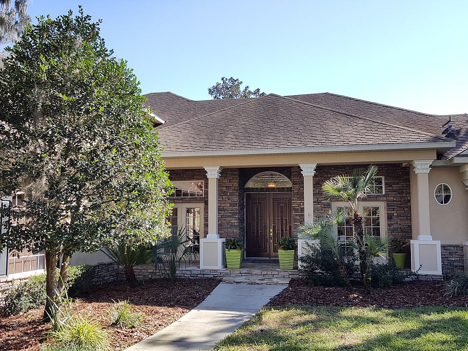 2nd image of 304 Santiago Dr