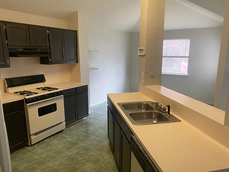 2500 Ashley Way — Photo 5