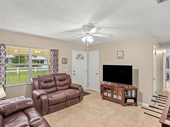 4th image of 9715 W Watermelon Ln