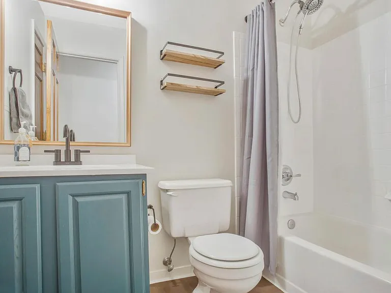 8300 Venture Dr — Photo 20