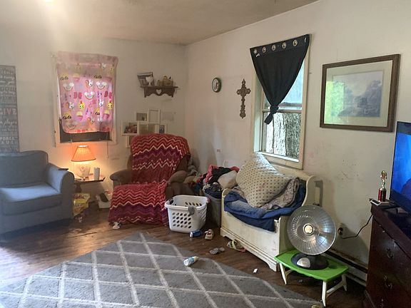 4th image of 319 W Van Buren St