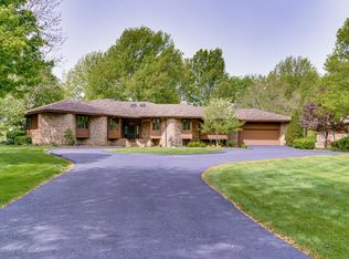 911 S Saint Andrews Cir, Springfield, MO 65809