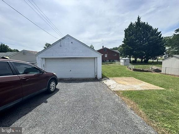 3rd image of 1509 Rosewick Ave