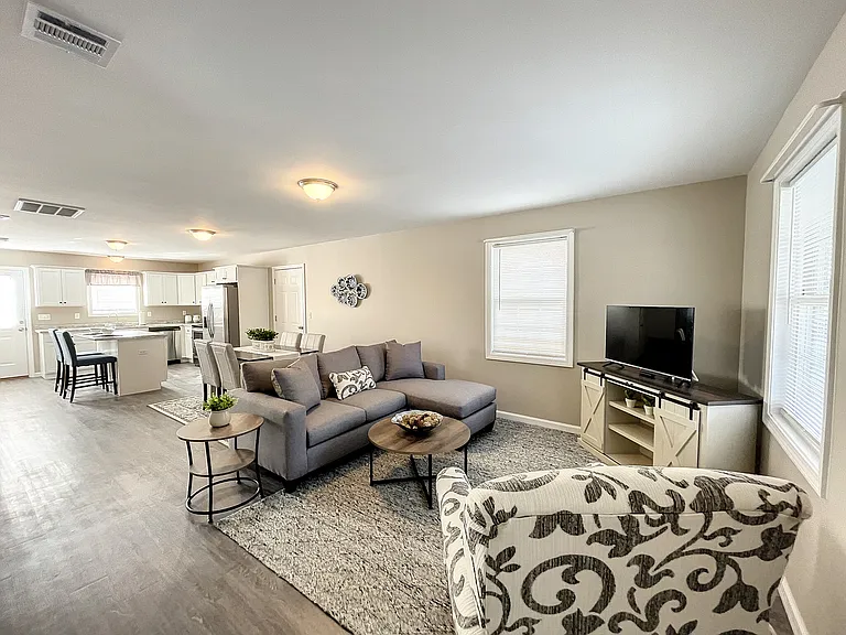 470 Norwich Rd — Photo 4