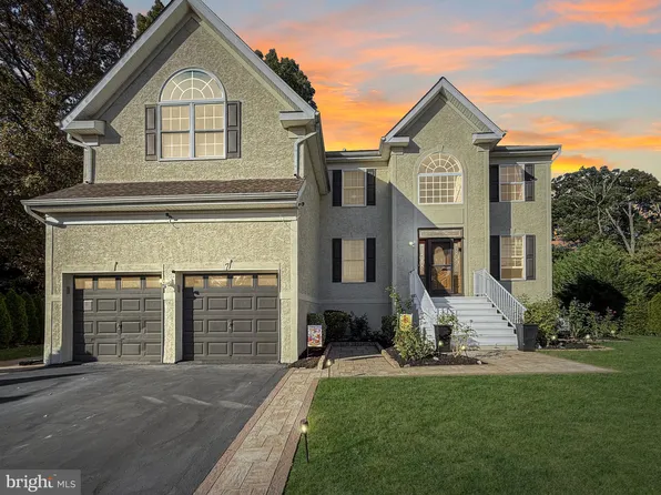 7 Dickens Dr, Columbus, NJ 08022