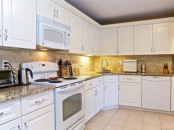3rd image of 97 Richards Ave APT B4