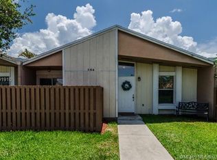 564 Woodgate Cir, Sunrise, FL 33326