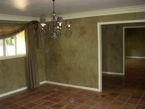 5th image of 5955 Gladys Ave