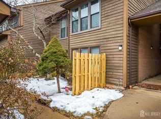 133 Oakmont Ct, Edison, NJ 08820