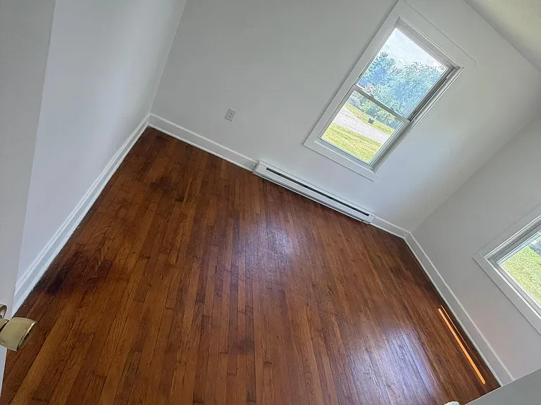 1001 6th St — Photo 8