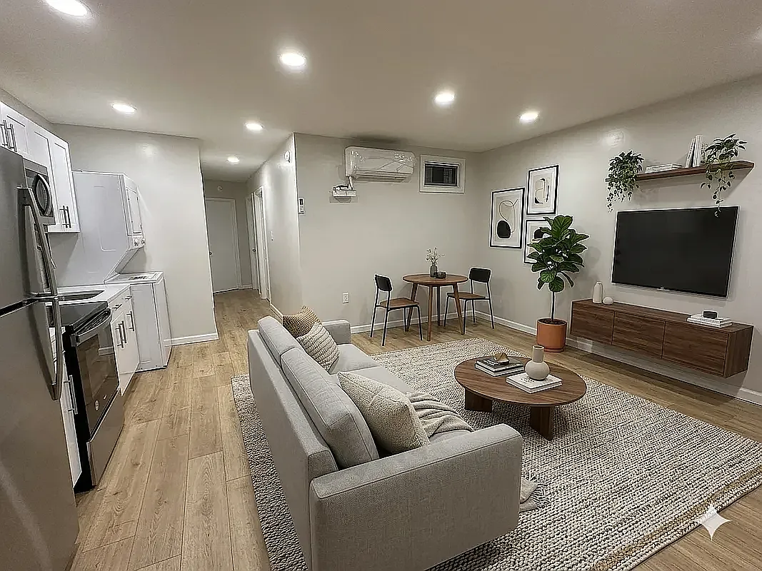 9816 Avenue K — Photo 3