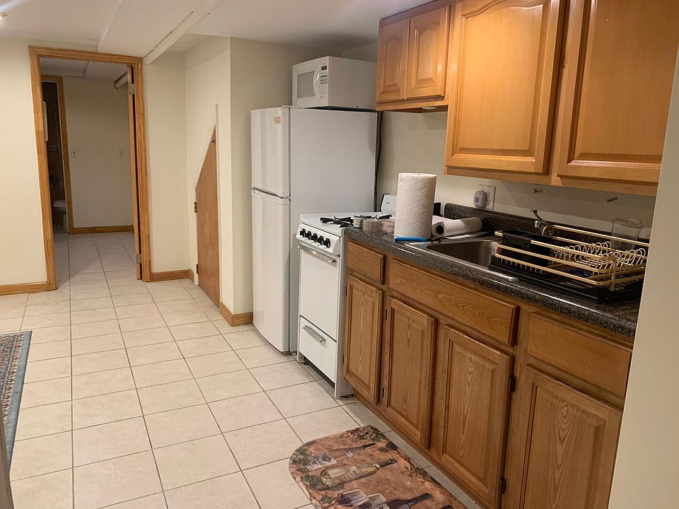 2nd image of 17312 73rd Ave Floor 1