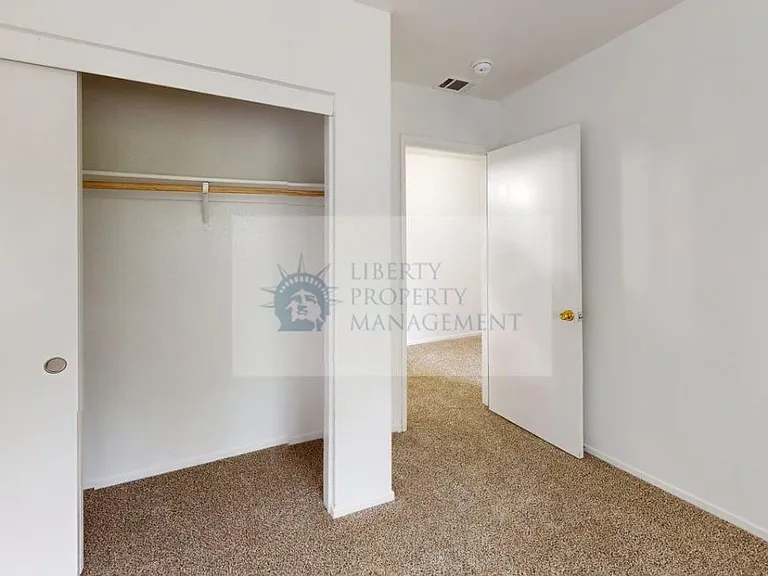 2109 Chrysler Dr #4 — Photo 5