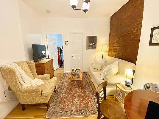 Rented by J PRESTON AND ASSOCIATES INC | media 9