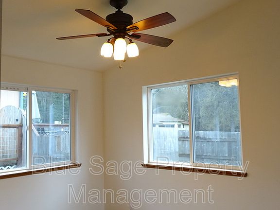 2nd image of 906 E Bryson Ave #1/2