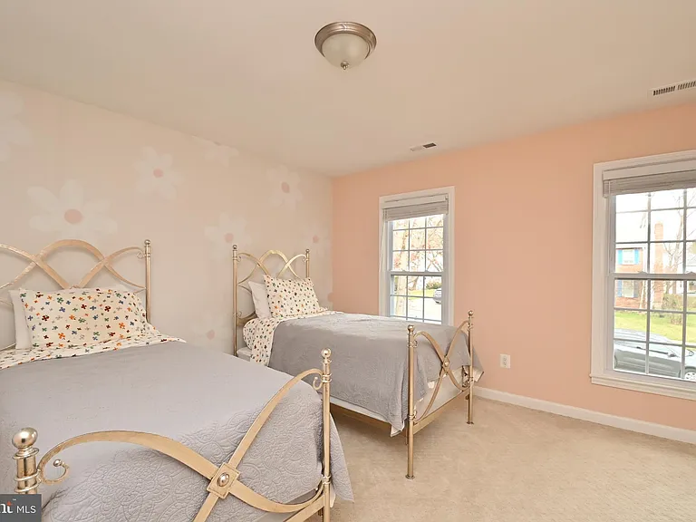 6431 Forest Rd — Photo 26