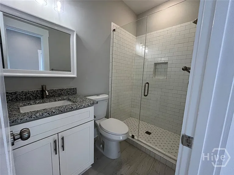 213 W 39th St #B — Photo 13