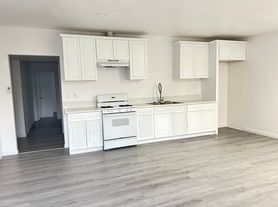 1270 N 8th St, Colton, CA