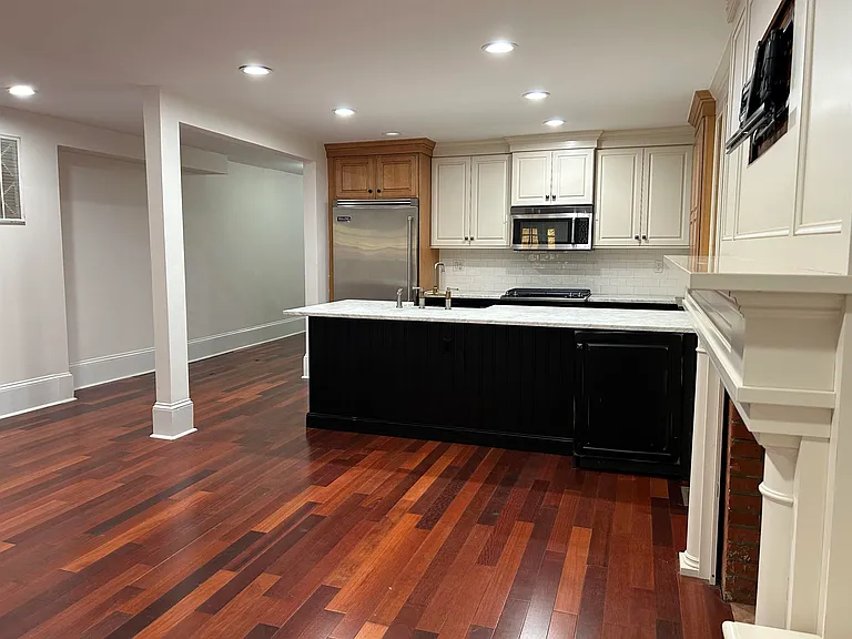 268 Montgomery St #1 — Photo 9